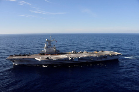 Kapal Charles de Gaulle adalah andalan Prancis dan baru saja direnovasi selaam 18 bulan. Reuters 1